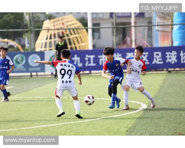 精彩对决足球直播釜山尚州激战正酣球迷不容错过的赛事盛宴 精彩对决足球直播釜山尚州激战正酣球迷不容错过的赛事盛宴