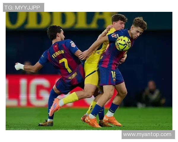 巴塞罗那与比利亚雷亚尔精彩对决集锦回顾与分析 巴塞罗那与比利亚雷亚尔精彩对决集锦回顾与分析