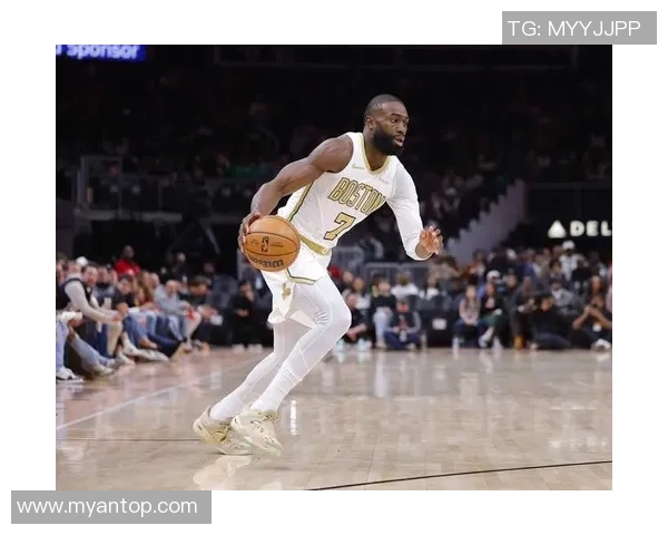 杰伦布朗在NBA赛场上的崛起与未来发展潜力解析